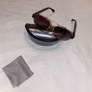 Alexander McQueen aviator sunglasses Gold and black